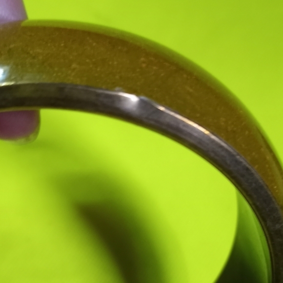 Brass lucite flower 🌸 floral lace Bangle bracelet has small dent & small crack. - Picture 3 of 7